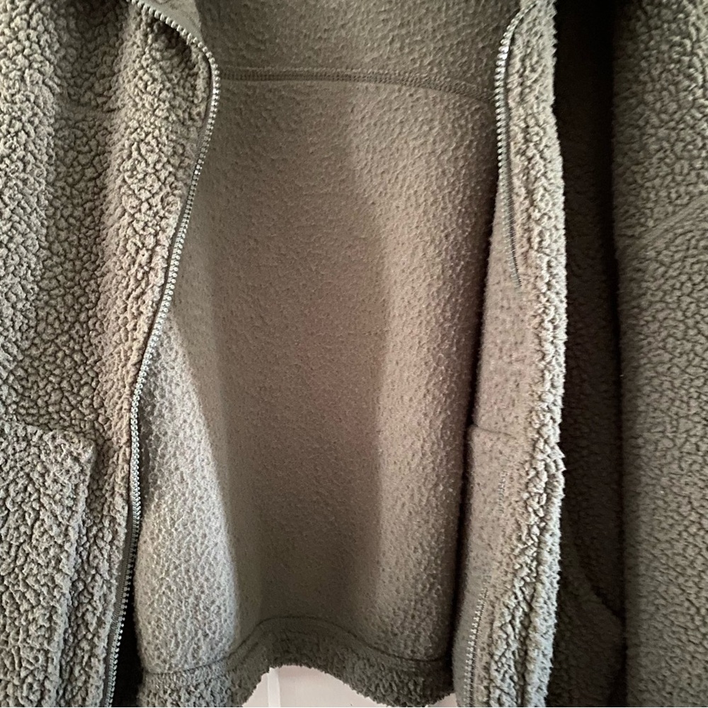 Old Navy Forest Green Sherpa Teddy Jacket, Full Zip Front - Women’s XL - Picture 3 of 5